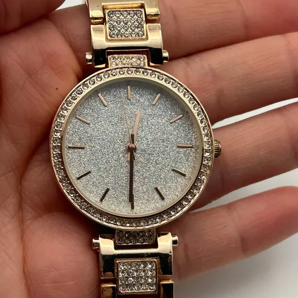 Women’s Rose Gold Crystal Bezel Women’s Fashion Watch Working New Battery